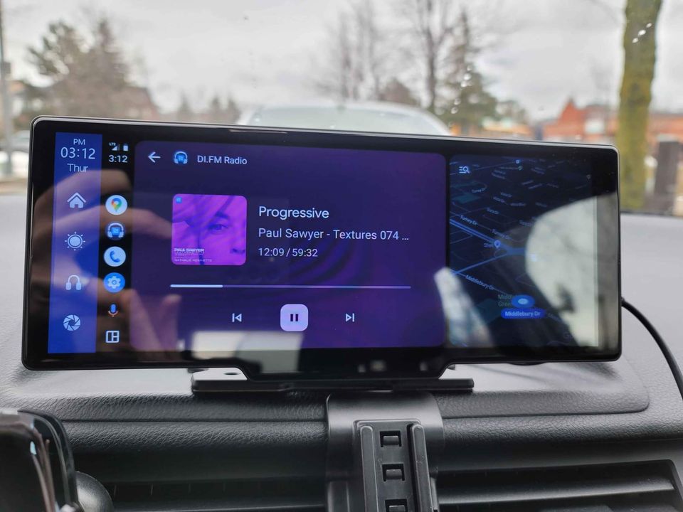 Wireless Android Auto and Apple CarPlay 10” screen.